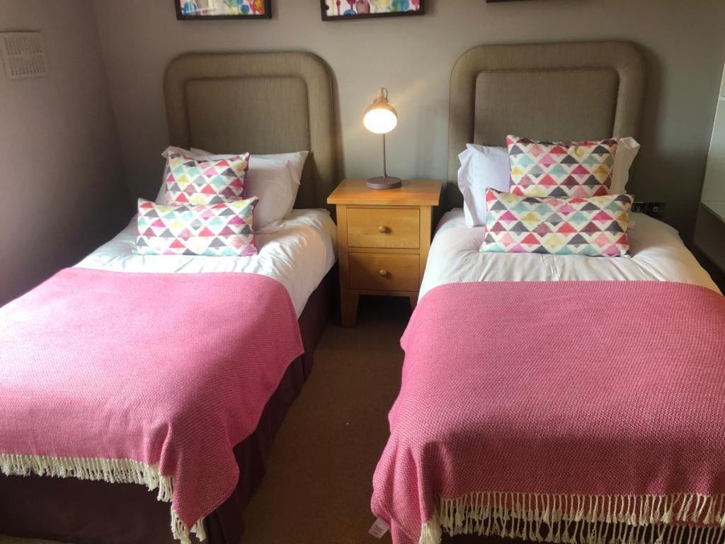 Cromwells Court Villa Кенмеър Екстериор снимка